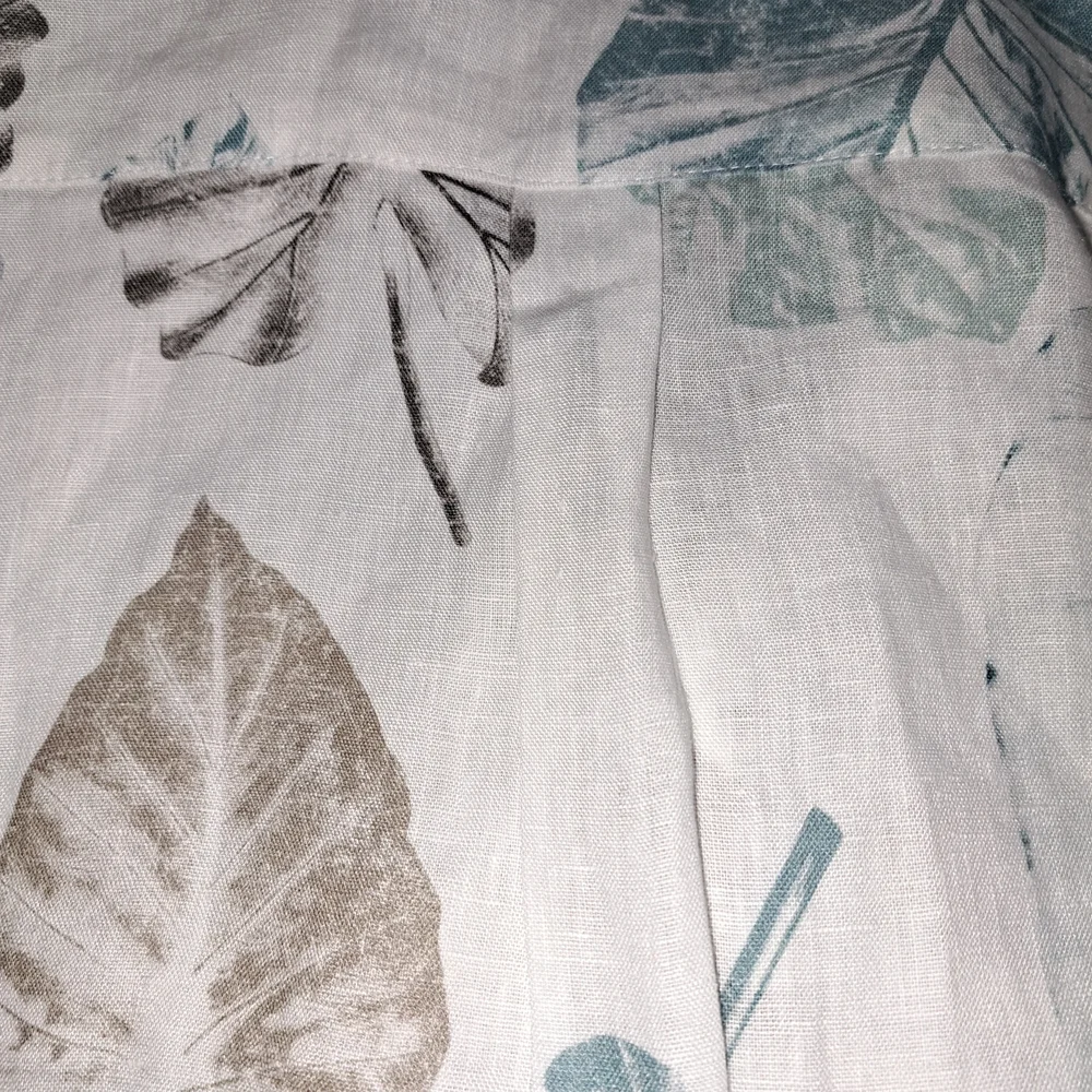 I Linen Lifestyle Elegant Light Gray and Blu Linen Blouse - Picture 6 of 10